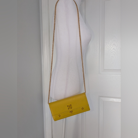Authentic MCM Visetos Long Wallet in Rare Lemon Yellow - Picture 14 of 15